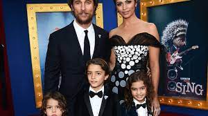 Matthew mcconaughey wollte seine frau sechs jahre lang nicht heiraten, obwohl die beiden bereits zwei kinder hatten. Selten Camila Alves Teilt Kuschelfoto Mit Ihren Drei Kids Promiflash De