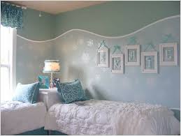 Pin By Rpawpaw On Beautiful Victorian House Kid Room Decor Frozen Bedroom Decor Frozen Girls Bedroom