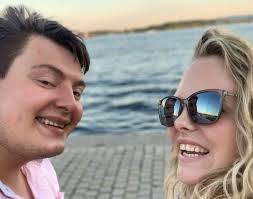 Møt paret som betaler for drømmebryllupet med panteflasker