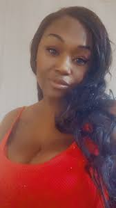 Hi 👋🏿 everyone. I'm new here I just wanted to introduce myself. I'm  Tavia. I'm 33. A hairstylist and I'm from Central Florida 🌴