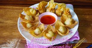 Rasanya seratus lebih kot kulit wantan dalam tu. Teratak Mutiara Kasih Wantan Goreng Mudah Dan Sedap Tutorial Melipat Kulit Wantan
