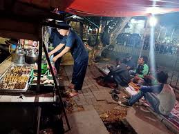 Membuka warung makan angkringan, relatif lebih mudah. Keren Polisi Buka 6 Usaha Angkringan Demi Hidupi Pengangguran Pmjnews