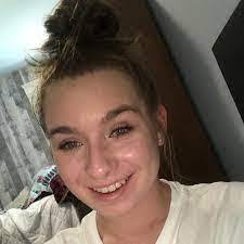 Alexis Packard's Instagram, Twitter & Facebook