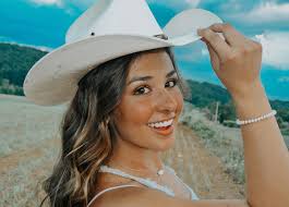 Haley Cabrera (@haleycabrera) • Instagram photos and videos