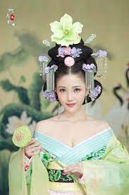 Pin By Bạch Khả Linh Lan On Nữ đế Hoang Hậu Phi Tần Japanese Hairstyle Traditional Chinese Traditional Costume Chinese Beauty