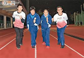 So was born with jaundice which affected both his hearing and the balance of his limbs. è˜‡æ¨ºå‰è¦æˆå¾Œè¼©æ¦œæ¨£ æ±æ–¹æ—¥å ±