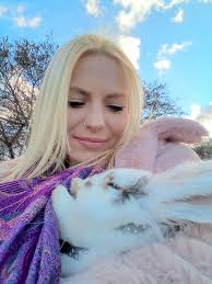 Year 2 with Ziggy hunting, it awsome she loves to hunt , gets better  everyday. Can't wait until next year , more training over the winter , Huns  are going to be