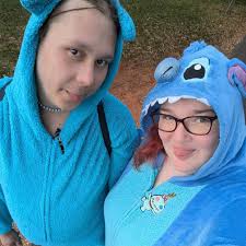 How to improve nail art designs with gel and stickers?