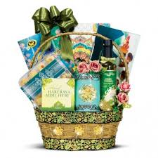 Hari raya puasa is a very important occasion celebrated by all muslims over the world. Bloomhouse Florist Flowers Hamper Fruits Basket Malaysia Best Online Florist Hari Raya 2019 Basket Hamper