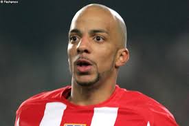 Transferts : le PSG vise Luccin et Sessègnon, Savidan gamberge, Denis sur  les traces de Diego...