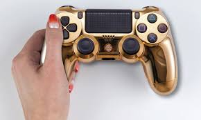 It also supports latest software version of the ps4, just plug according to gaming environment, the ps4 controller with vibration feedback and integrated light bar offers you an exciting and more realistic. For The Glamorous Gamer This Ps4 Controller Is Coated In 24k Gold Glamattech
