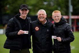 Mar 24, 2020 · rashford was born on 31st october 1997. Longstaffs Are Newcastle S First Family Of Football Dad S An Ice Hockey Star Mum And Sister Love Netball And The Cricketing Brothers Just Bowled Over Manchester United The Athletic