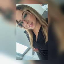 My mom doing what she loves: Christmas decorating.❤️🎅🎄☃️🍬🎁🎈  #smallbussines #newbakeryintown #balloonsdecoration #chritmas2025