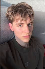 Euan Riley's Instagram, Twitter & Facebook