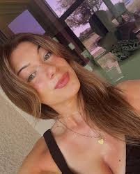 Julia Brodie (@juliabrodie) • Instagram photos and videos