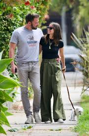 Pour out a (free) dunkin' cold brew for your boy ben affleck, because he's allegedly nursing a broken heart. Ana De Armas And Ben Affleck Out On A Romantic Stroll