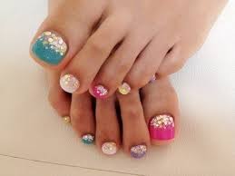 Catalogo de decoracion de uñas masglo gratis. Unas De Pies Con Pedreria Unas Decoradas Paso A Paso Facebook