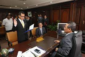 Menteri besar negeri sembilan (pemerbadanan) d/a pejabat kewangan negeri, tingkat 5, blok b, wisma negeri, 70503 seremban, negeri sembilan dk. Setiausaha Kerajaan Negeri Pegawai Kewangan Ns Ditukar