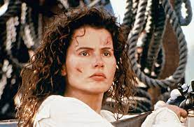 21, that she does not believe she was ever legally married to a plastic surgeon who filed for divorce from her in 2018 even though a video of a 2001 ceremony shows. Geena Davis Schockt Mit Verandertem Aussehen