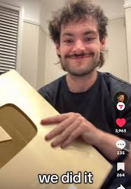 erin 🪦🏹 (@WORDSOBSCENE)