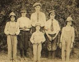 Tracking Your Roots: Andalusia Folks-A history in photographs