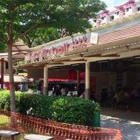 Local entrepreneurs also began to move into the new vicinity. Tanglin Halt Commonwealth Drive Food Centre