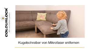 Wie man mit natron und wasser die flecken vom polster der couch entfernt, das sofa reinigen kann und gleichzeitig schlechte gerüche neutralisiert. Kugelschreiber Flecken Entfernen Kuliflecken Reinigen Von Alcantara Und Microfaser Colourlock Youtube