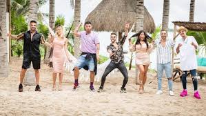 Le marseillais sort, à l'occasion des 60 ans du jumelage des villes portuaires marseille et kobe, une collection inédite aux lignes franches dans un style épuré, imprimée dans son atelier de sérigraphie 14 jours pour. Les Marseillais A Dubai Bientot Sur W9 La Date De Diffusion Et La Photo Officielle Devoilees Par La Chaine Melty