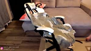 Angell_rina's gaping mouth show