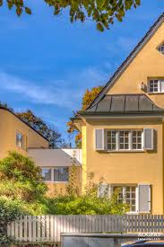 Ein ehevertrag, der auch noch während der ehe geschlossen werden kann, hilft, das vermögen im falle einer trennung ohne streit aufzuteilen. Hausverkauf Ist Eine Emotionale Angelegenheit Immobilien Immobilienmakler Munchen Haus