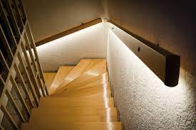 led stripes konnen einfach und uberall im haus verlegt werden deko beleuchtung ledstripes treppe treppenhaus beleuchtung kellerbeleuchtung led beleuchtung
