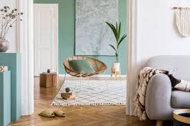 Always keep in mind that the smaller the room, the lighter/brighter you want the wall paint to let's look at some beautiful modern farmhouse living room decor ideas, farmhouse style family rooms and farmhouse dens and more farmhouse. How How To Choose House Paint Colors For A Small Home