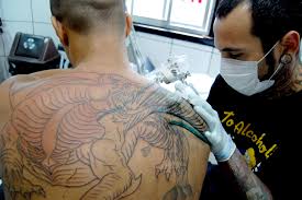Je commence donc un tatoo sur tous le bras ( partant un peut avant le poignet et finissant sur l'epaule style mao) j'en est pour 2100€ ( 7 seances donc 300 par. Tatouages Chinois Faut Il Oser Superprof