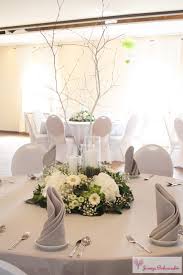 Bildergebnis Fur Tischdeko Hochzeit Blumen Runder Tisch Runde Tische Hochzeit Hochzeit Deko Tisch Tisch Dekorieren