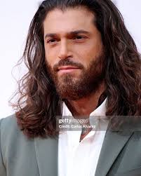 TURKISH ACTOR CAN YAMAN LANDS IN PORTUGAL NEXT WEEK The Turkish heartthrob  Can Yaman arrives in Portugal next week, January 13, starting his “Break  The Wall Tour” 2024 and will be part