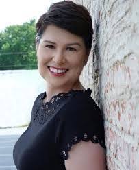 Donna Fenner's Instagram, Twitter & Facebook