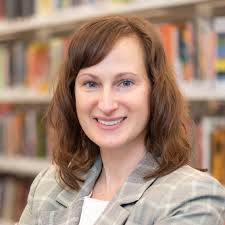 Amy Holcomb's Instagram, Twitter & Facebook