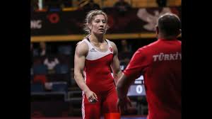 Yasemin bu başarısıyla kadın güreşinde olimpiyat madalyası kazanan ilk türk kadın sporcu olarak tarihe adını yazdırdı. Yasemin Adar Ust Uste 3 Kez Avrupa Sampiyonu Kaspiysk Youtube
