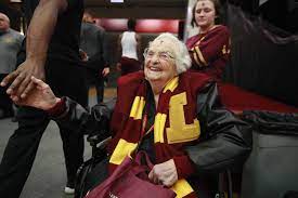 Preparing people to lead extraordinary lives. Sister Jean Offers Comfort Prayer And A Competitive Edge For Loyola Basketball Chicago Tribune