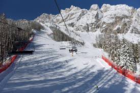 Questa voce contiene una lista delle piste sciistiche di cortina d'ampezzo, facenti parte del comprensorio del dolomiti superski col nome di skitour olimpia. Olimpia Delle Tofane One Of The Best Ski Tracks In Italy Ista Gestione Impianti Cortina