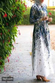 فستان ابيض منقش بالازهار صور ملابس محجبات فساتين Hijab Fashion Muslimah Fashion Islamic Fashion