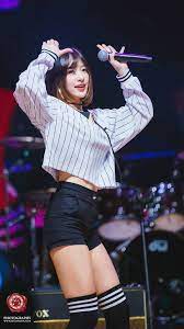 Fans Go Crazy After Seeing This Idol S Live Performance Pics Stage Outfits Hani Kpop Girls