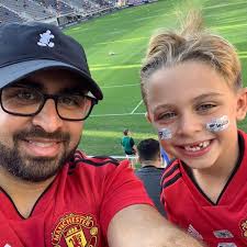 Why don't EVs have sunroofs? Is it range? I hate that other car makers  followed Tesla