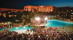 Featuring vendors from every discipline, crafters, artists, painters, photographers, musicians. Concerts At Mandalay Beach Mandalay Bay