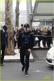 Austin Mahone Meets With Fans Ahead of Dolce & Gabbana Milan Fashion Show  Performance: Photo 1071779