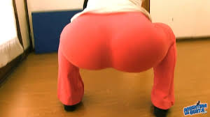 วัยรุ่นตูดใหญ่เอวเล็ก! กลีบหีอวบ! กางเกงแน่น!