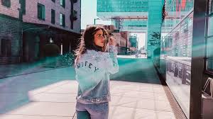 Sarah lombardi wagt den schritt zu einer neuen frisur. Wifey Jacke Haben Sarah Und Julian Heimlich Geheiratet Promiflash De