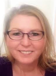 Laurie Leech's Instagram, Twitter & Facebook