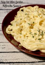 This Olive Garden Alfredo Copy Cat Recipe Is Done In About 20 Minutes And Tastes Just Like What You Get At Oliv Recipes Home Made Alfredo Sauce Copycat Recipes