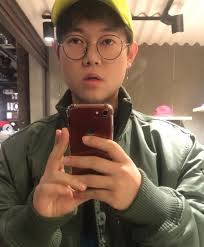 감스트 7개월만에 머리를 잘랐습니다 대변신!! 4h2quse865k Ym